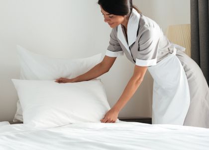 Как обслуживается постельное белье в гостиницах и отелях?